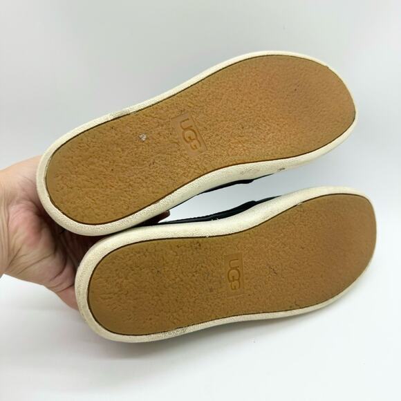 UGG Cas Black Leather Slip On Sneakers Gold Padded Heel Size 7.5 Boho Minimalist - Picture 9 of 11